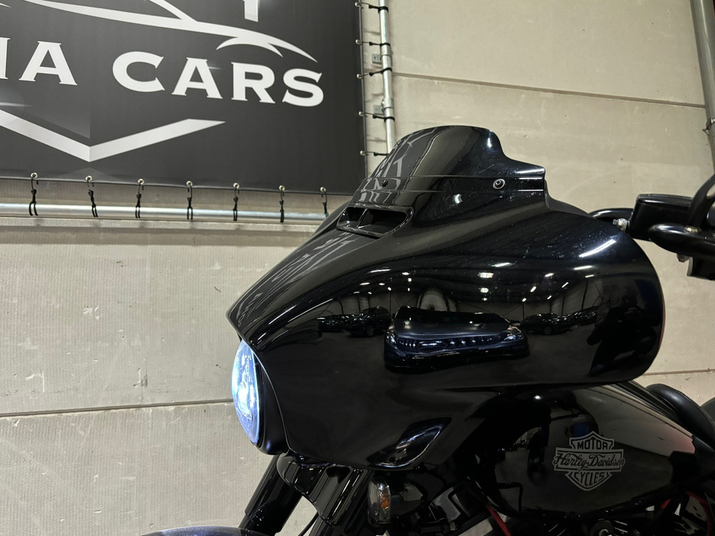 Harley Davidson Tour 103 FLHXS Street Glide Special black edtion 22