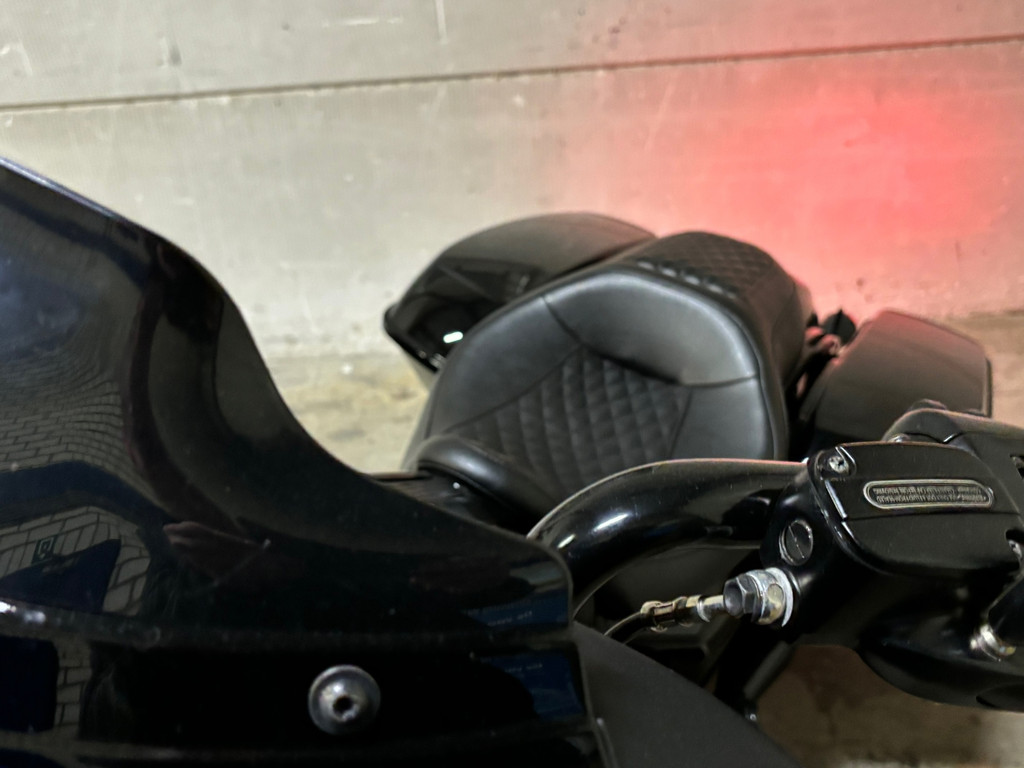 Harley Davidson Tour 103 FLHXS Street Glide Special black edtion 24