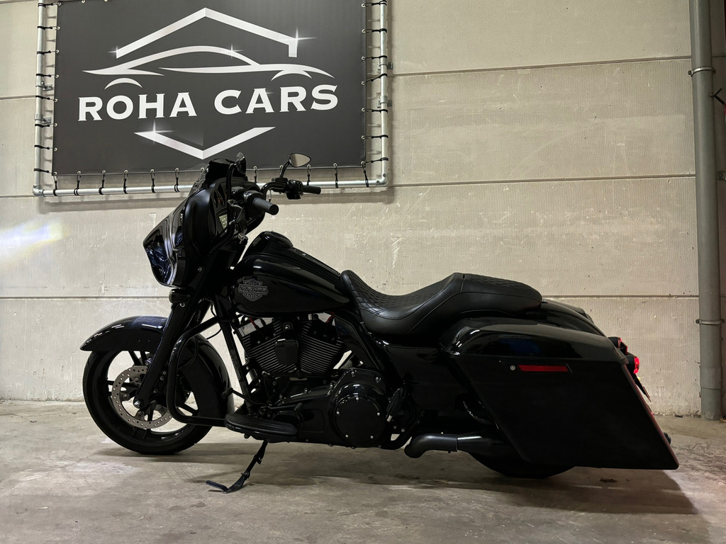 Harley Davidson Tour 103 FLHXS Street Glide Special black edtion 4
