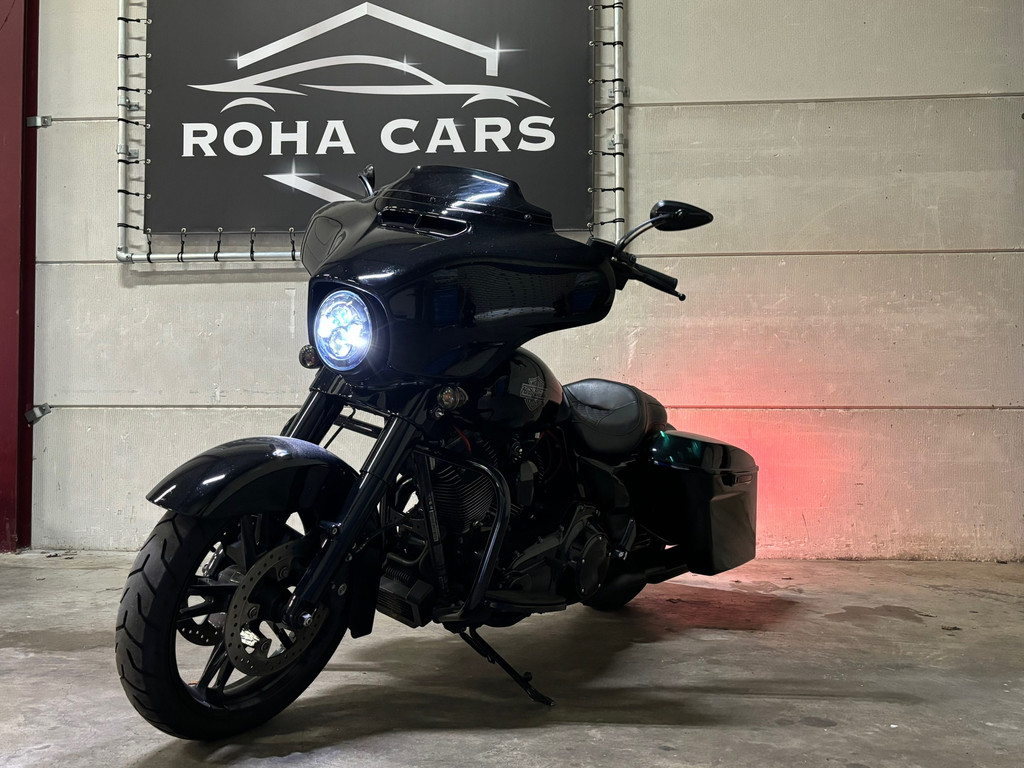 Harley Davidson Tour 103 FLHXS Street Glide Special black edtion 5