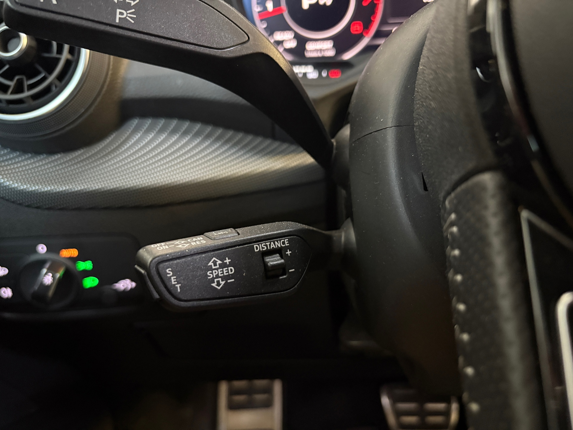 Audi Q2 2.0 TFSI quattro S Line virtual pano automaat 24