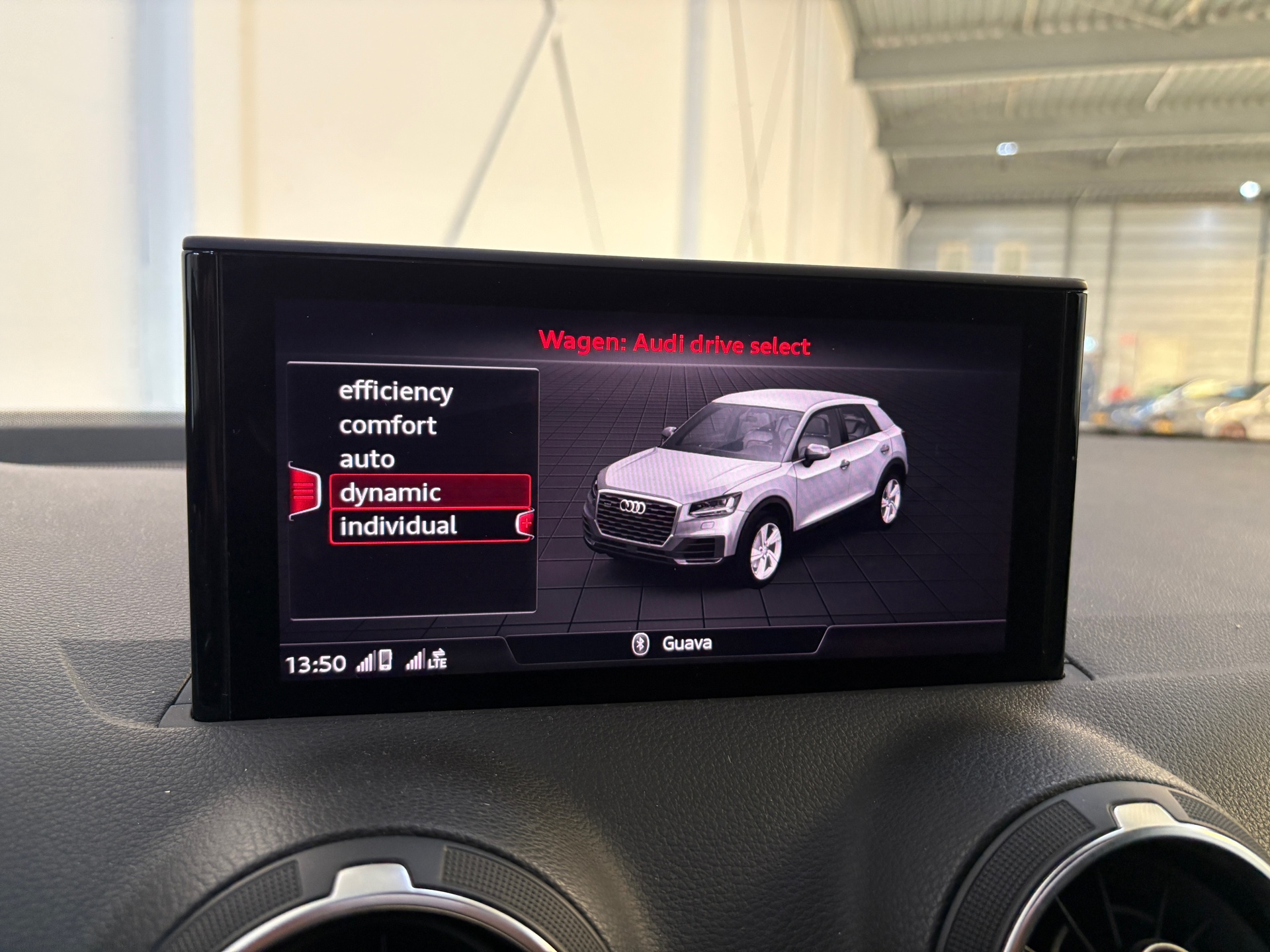 Audi Q2 2.0 TFSI quattro S Line virtual pano automaat 25