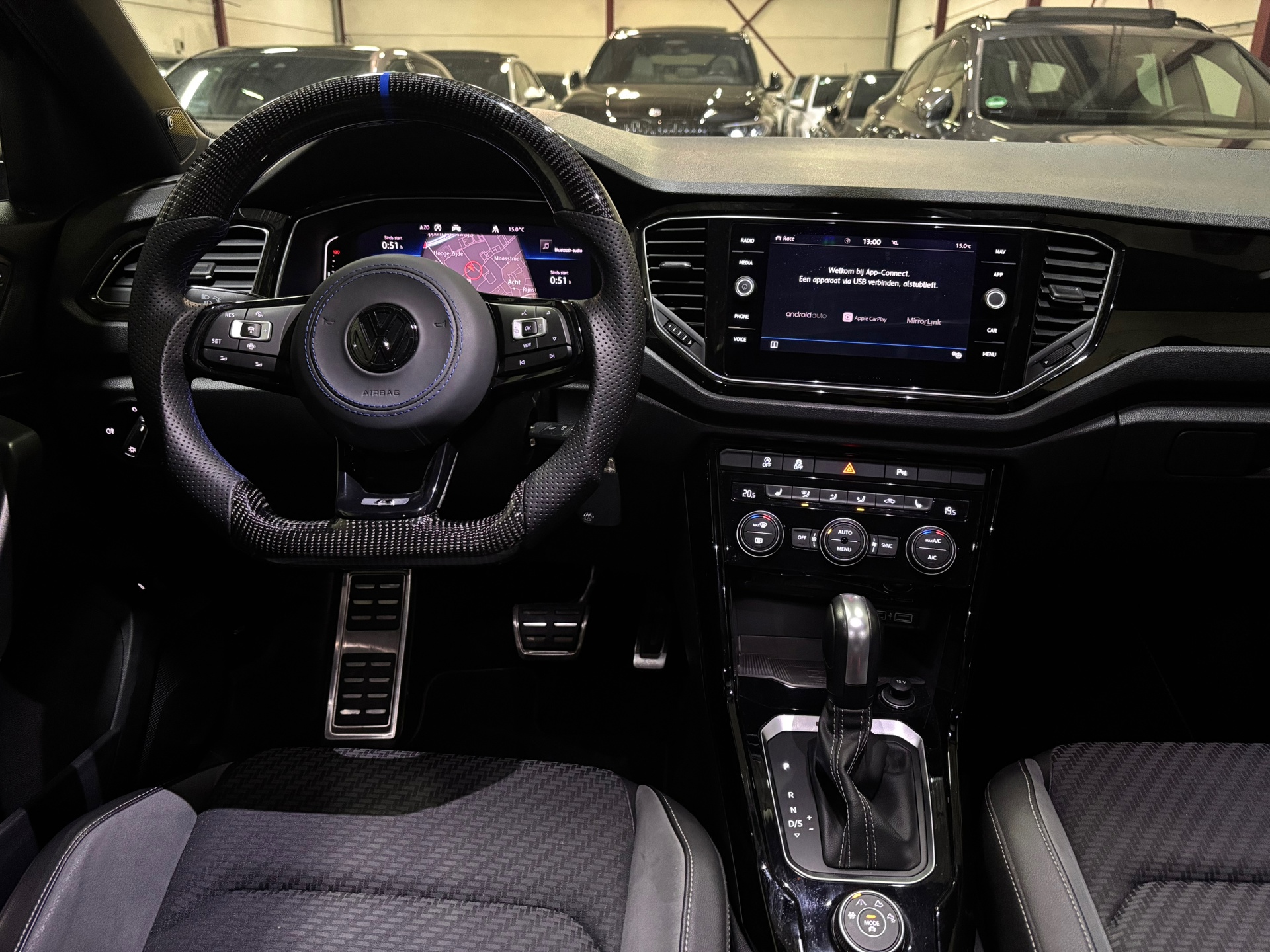 Volkswagen T-ROC 2.0 TSI 4Motion R Performence Akra Pano 12