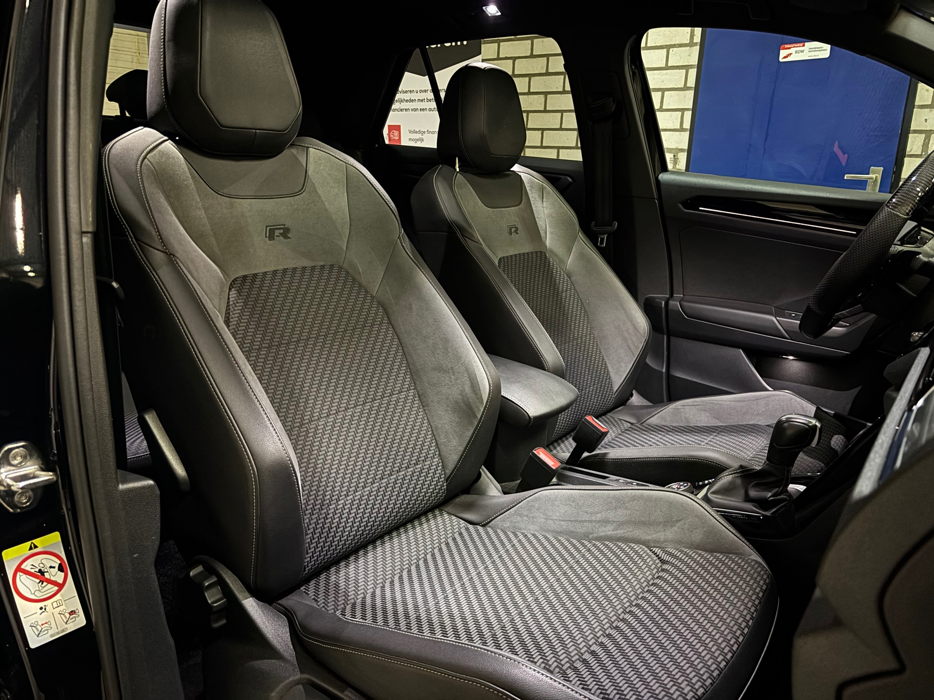 Volkswagen T-ROC 2.0 TSI 4Motion R Performence Akra Pano 15