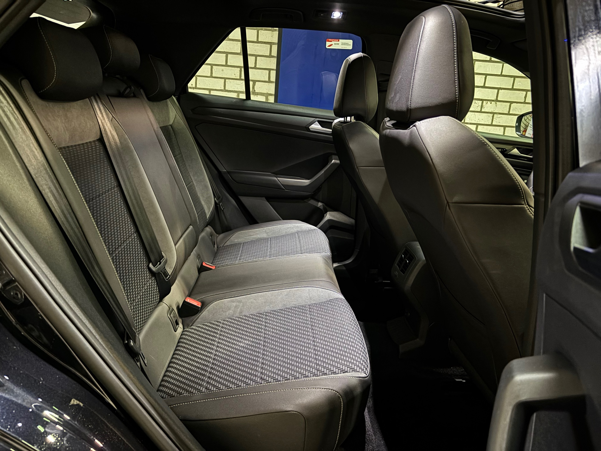 Volkswagen T-ROC 2.0 TSI 4Motion R Performence Akra Pano 16