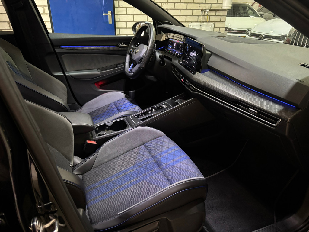 Volkswagen Golf 2.0 TSI R 4Motion Performance AKRA, PANO, LEER 14