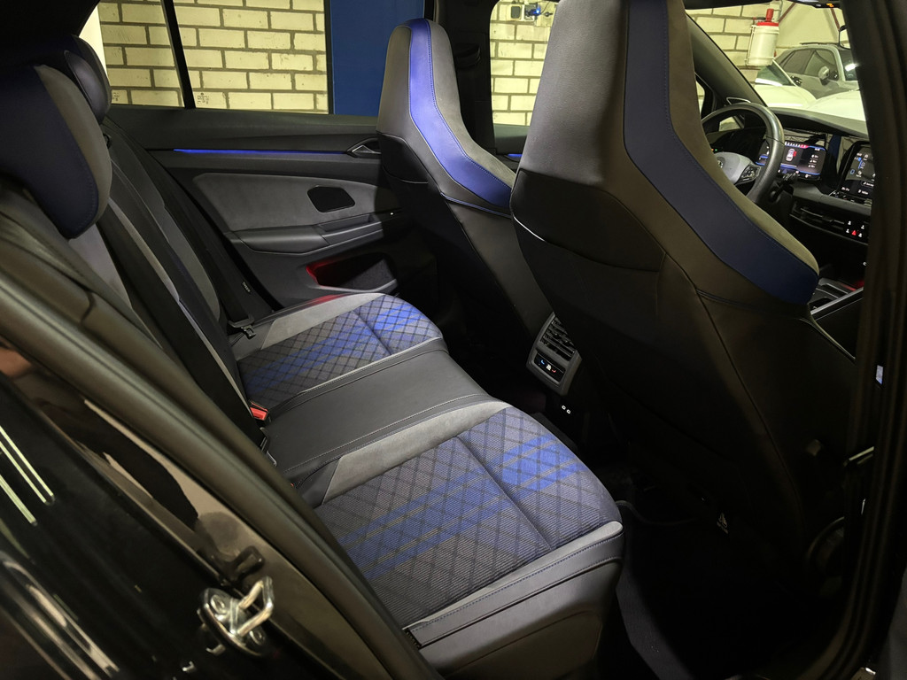 Volkswagen Golf 2.0 TSI R 4Motion Performance AKRA, PANO, LEER 15