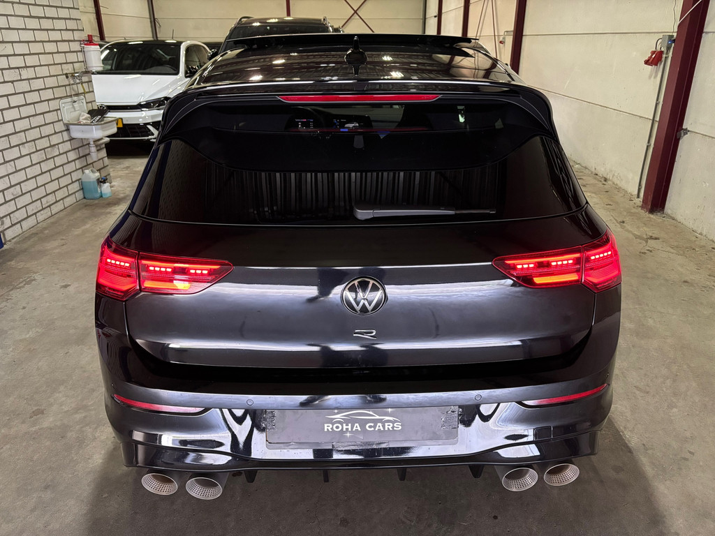 Volkswagen Golf 2.0 TSI R 4Motion Performance AKRA, PANO, LEER 8