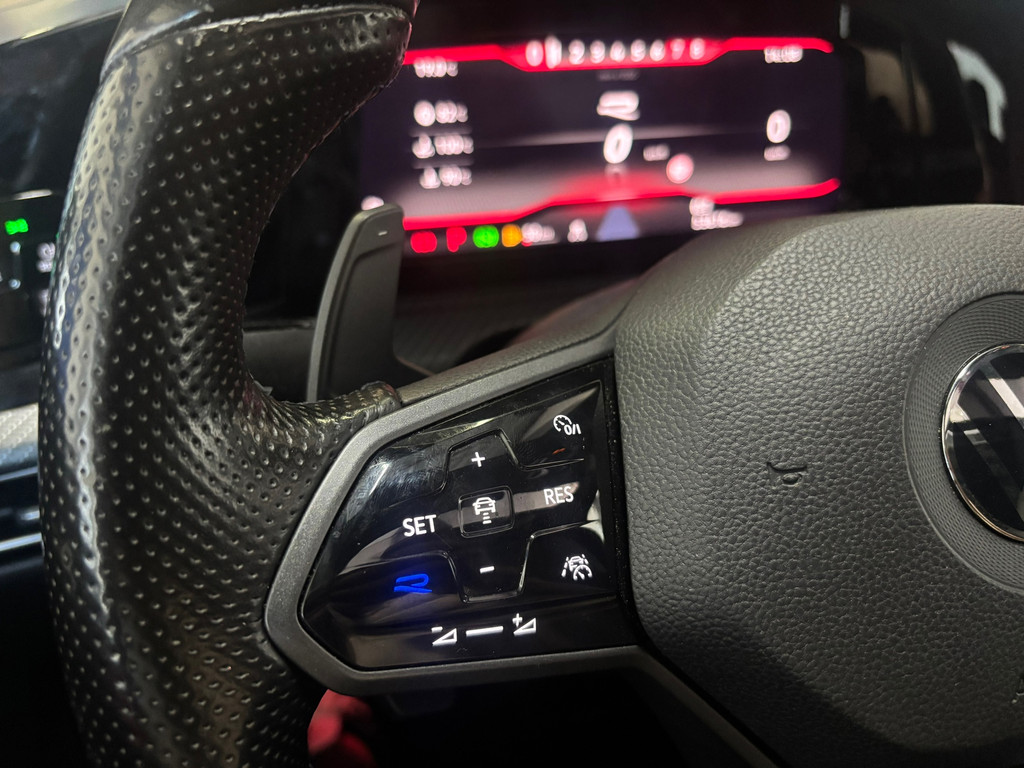 Volkswagen GOLF 2.0 TSI R 4Motion Performance AKRA 22