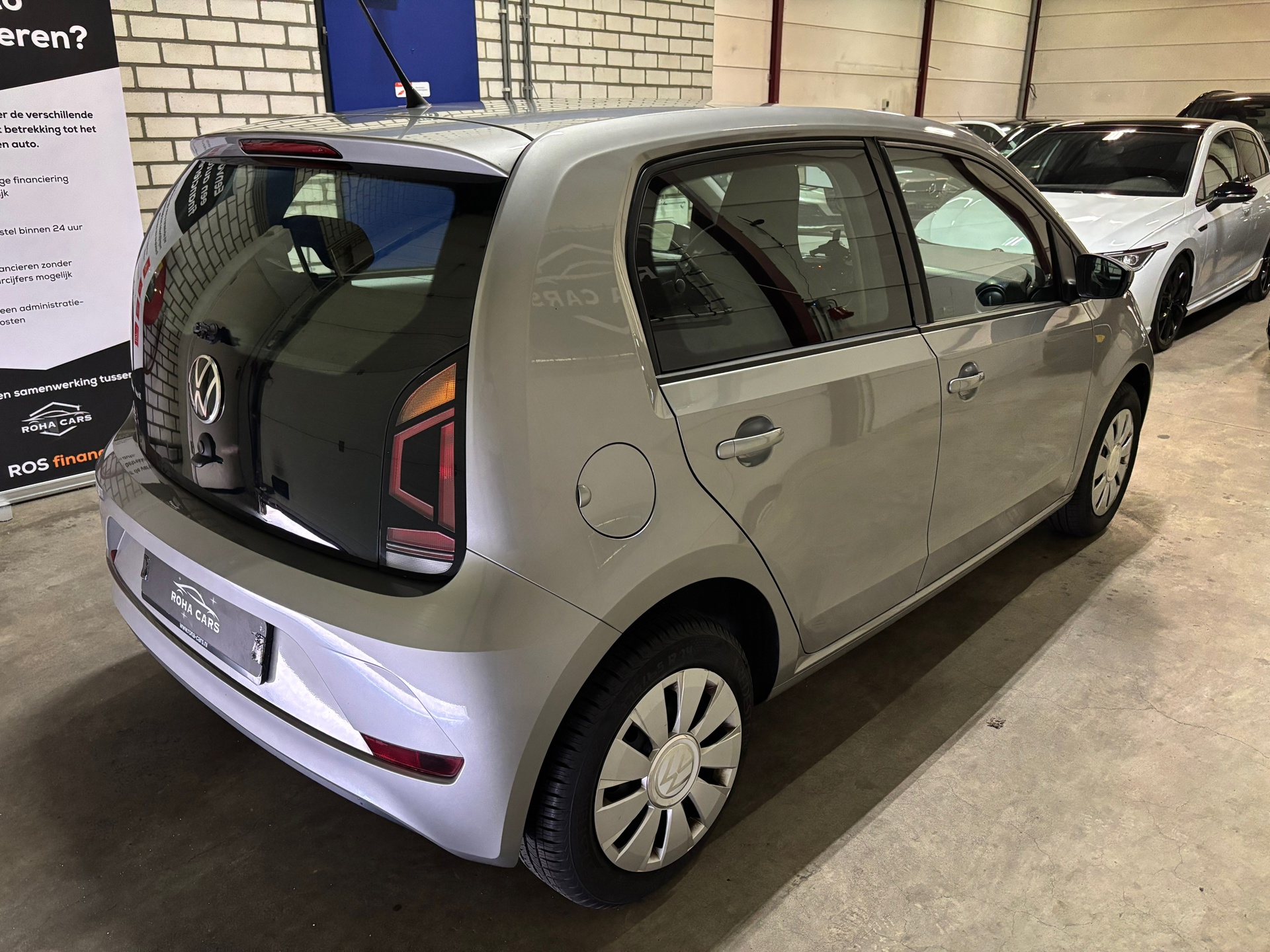 Volkswagen Up! 1.0 6