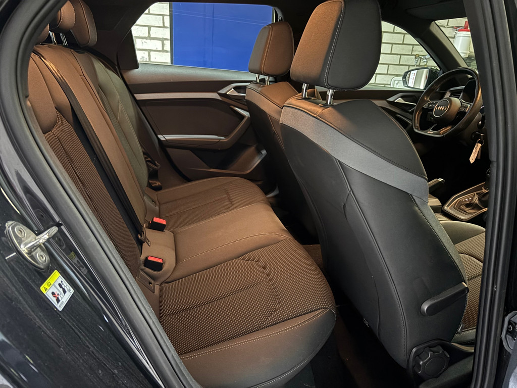 Audi A1 SPORTBACK 25 TFSI S line automaat 16