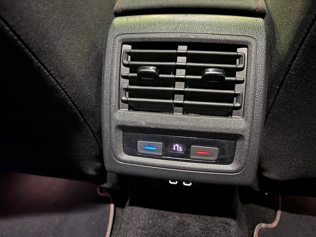 Volkswagen Golf 2.0 TSI GTI 26