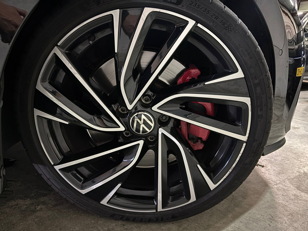 Volkswagen Golf 2.0 TSI GTI 28