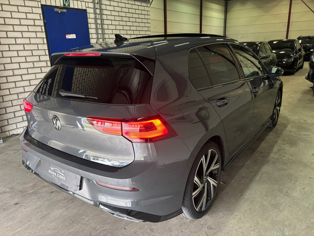 Volkswagen Golf 1.5 eTSI R-Line 13