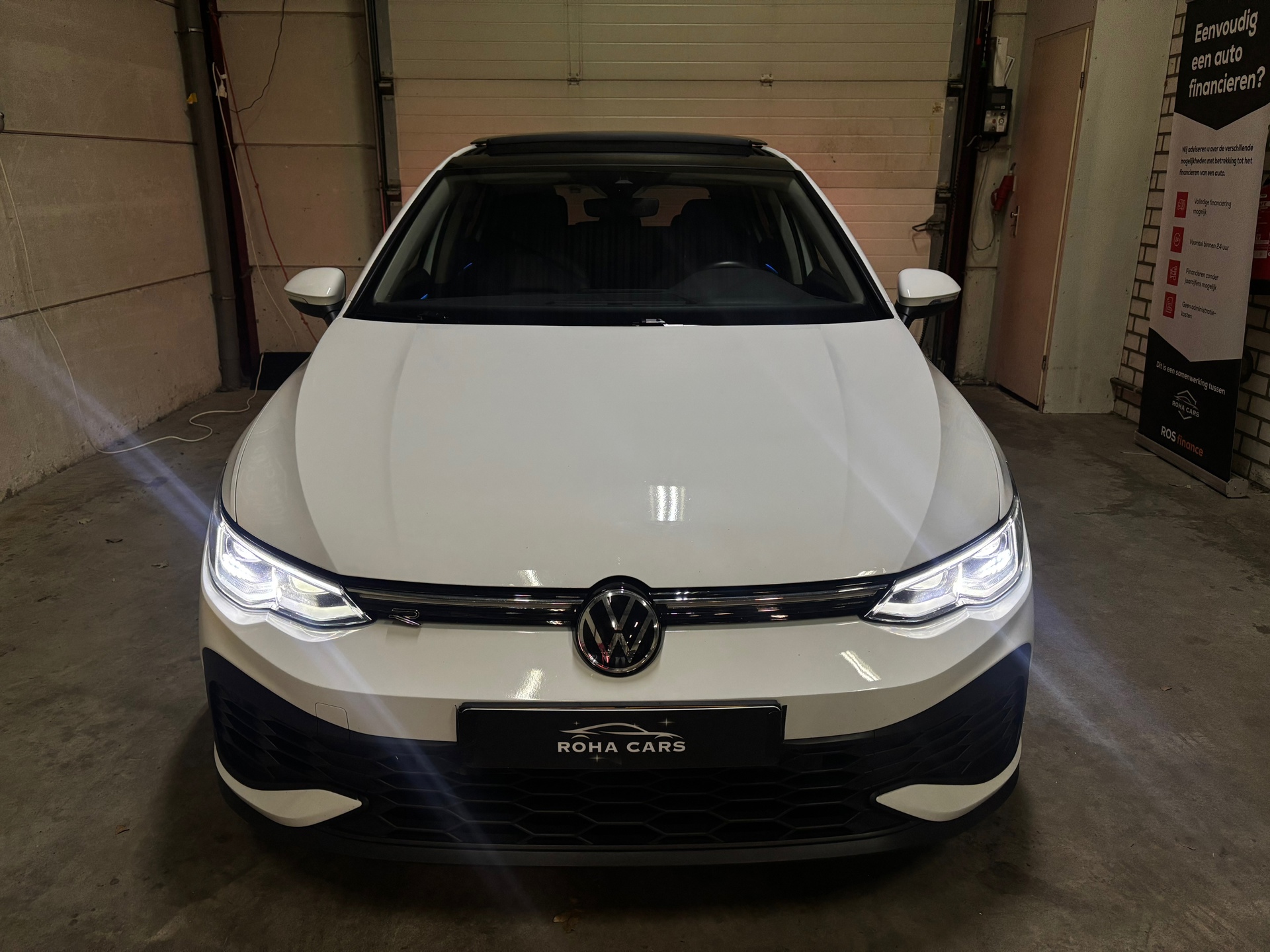 Volkswagen Golf 1.5 eTSI R-Line 2