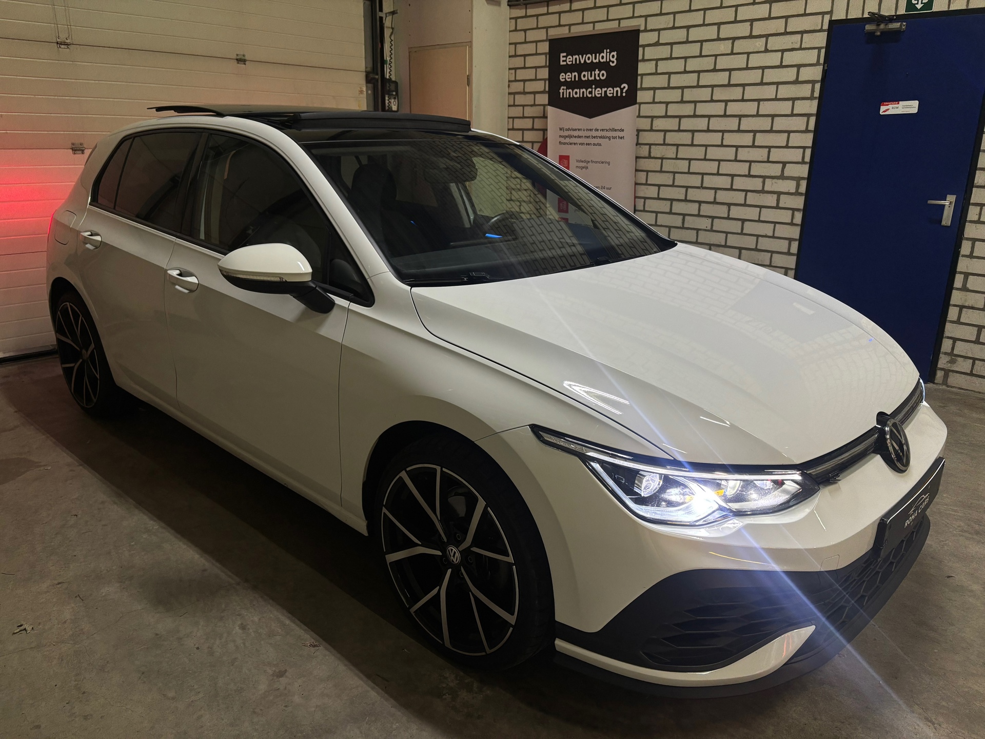Volkswagen Golf 1.5 eTSI R-Line 4