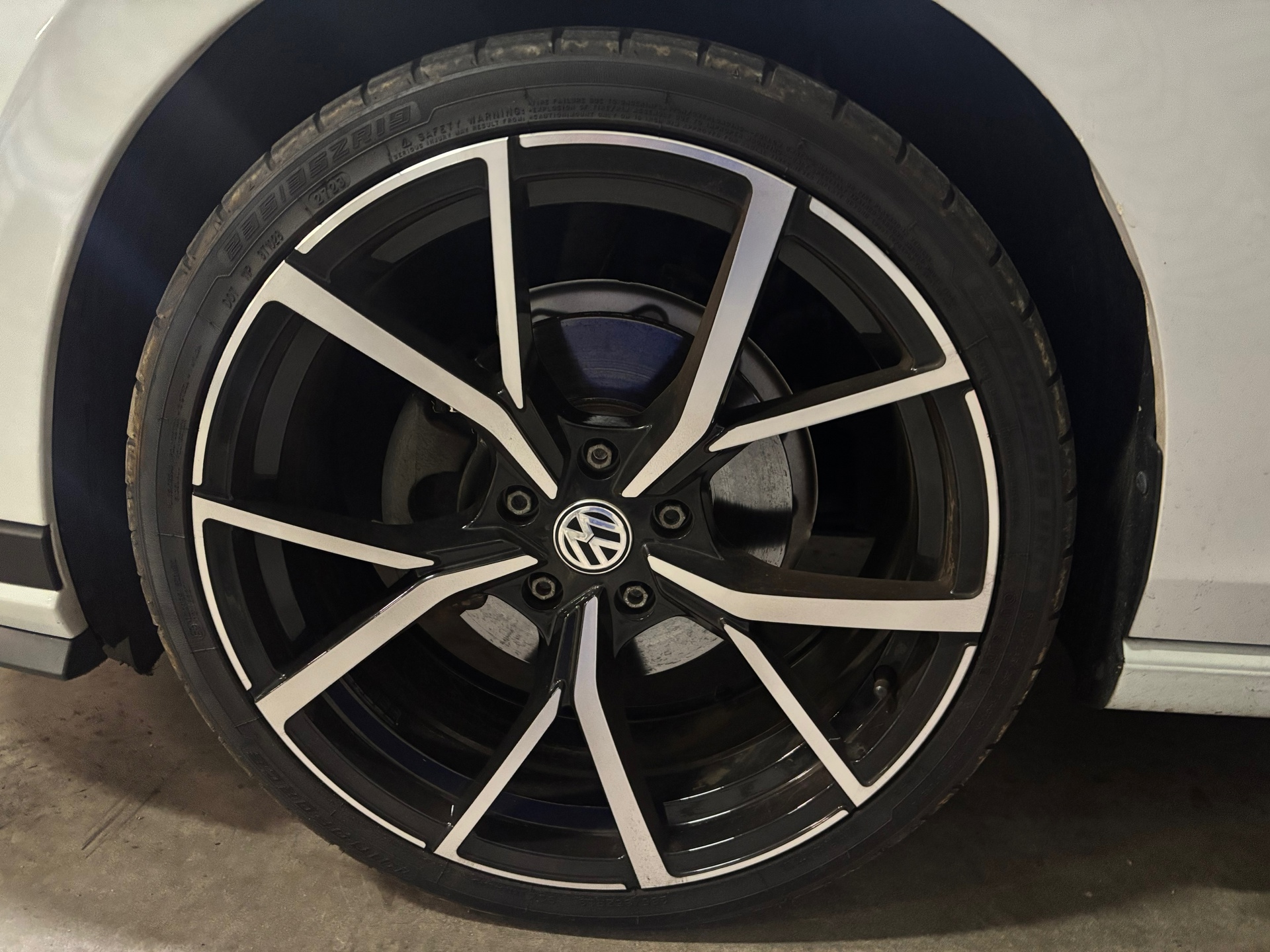 Volkswagen Golf 1.5 eTSI R-Line 5