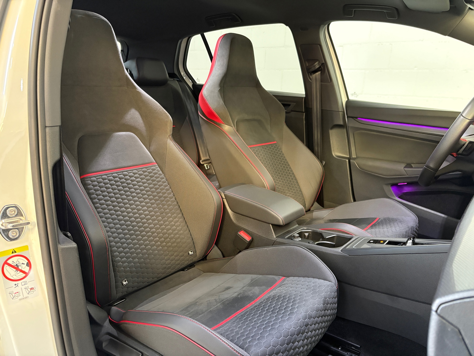 Volkswagen GOLF 2.0 TSI GTI CLUBSPORT 300pk panorama 12