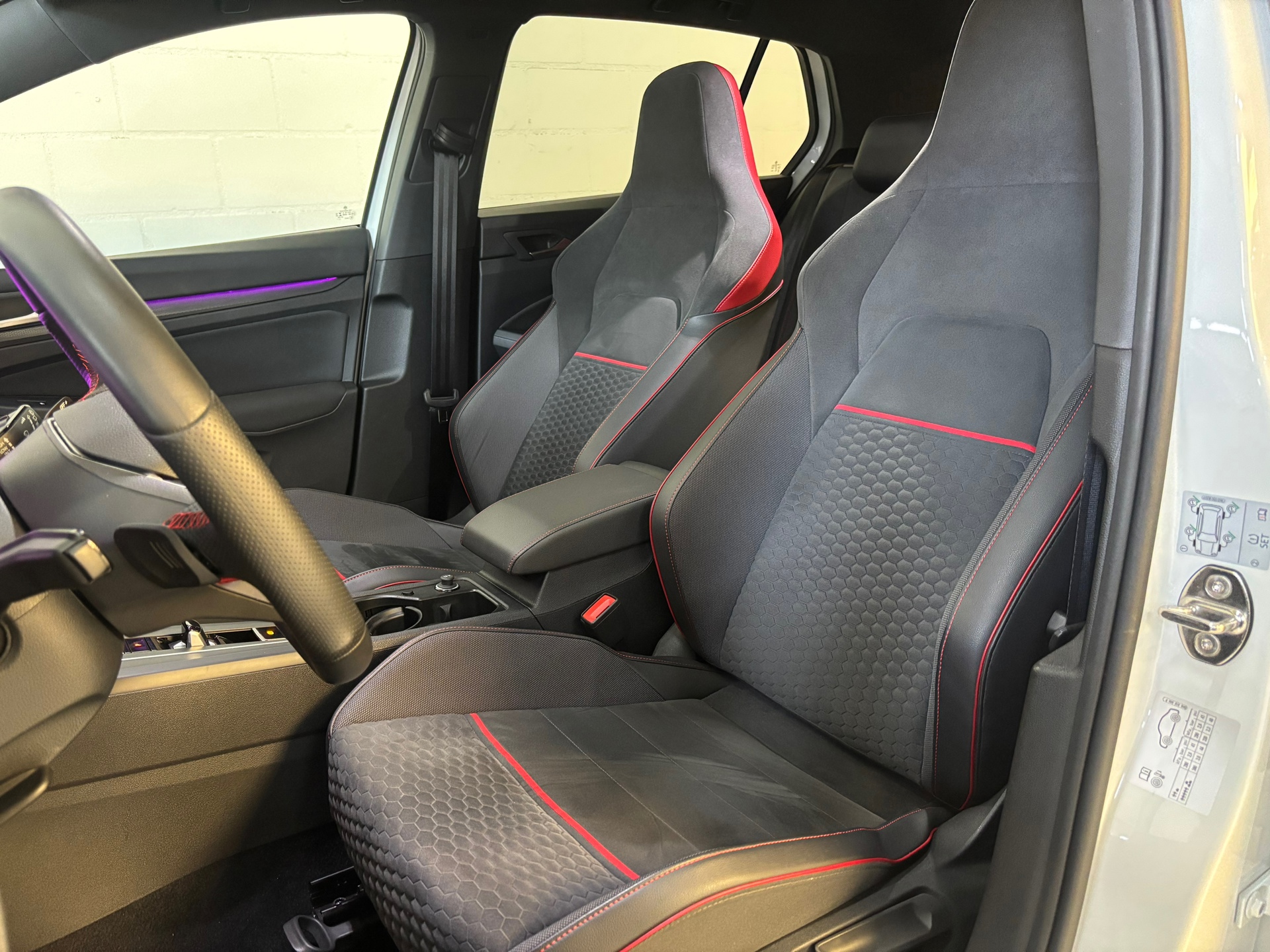 Volkswagen GOLF 2.0 TSI GTI CLUBSPORT 300pk panorama 13