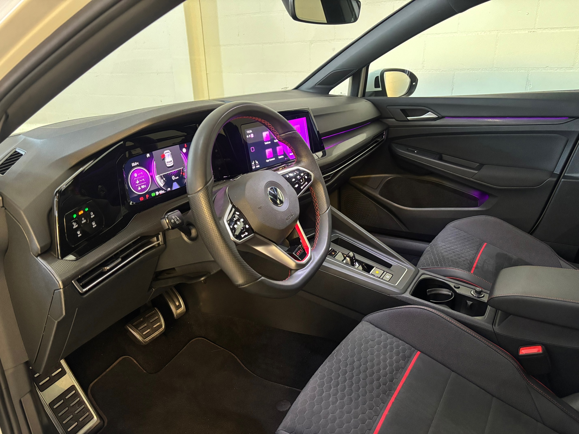 Volkswagen GOLF 2.0 TSI GTI CLUBSPORT 300pk panorama 14