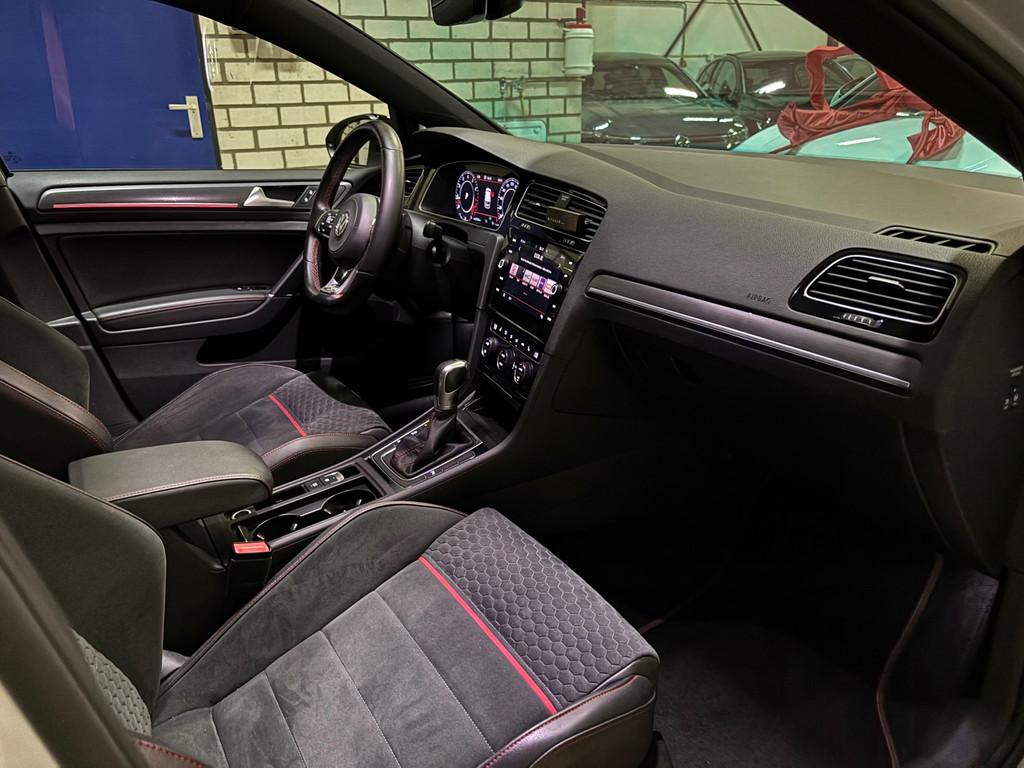 Volkswagen Golf 2.0 TSI GTI Performance 14