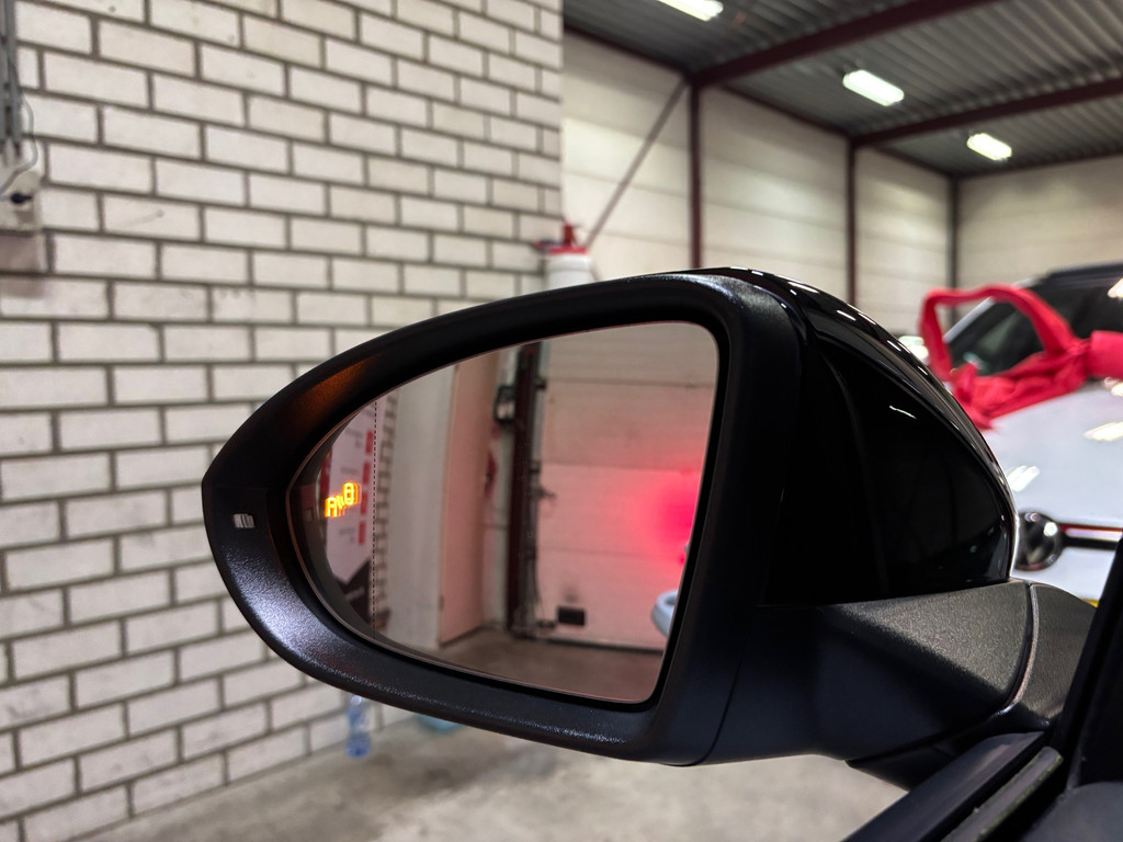Volkswagen Golf 2.0 TSI GTI Performance 27