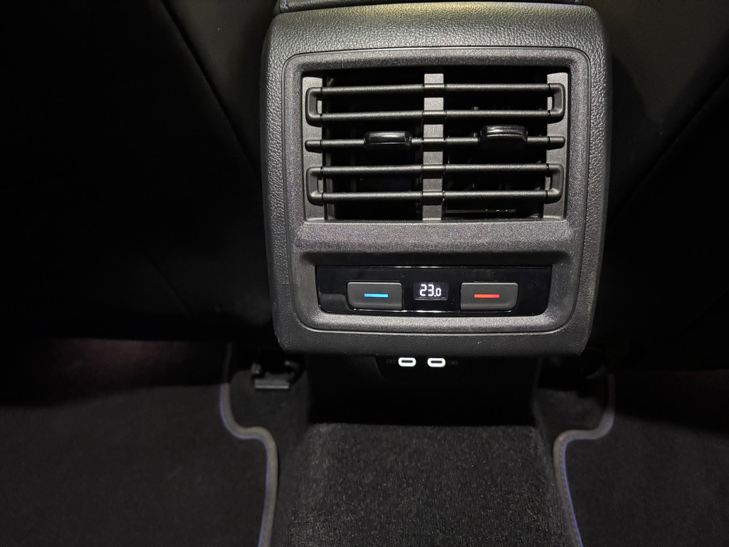 Volkswagen Golf 2.0 TSI R 4Motion Performance AKRA, PANO 25