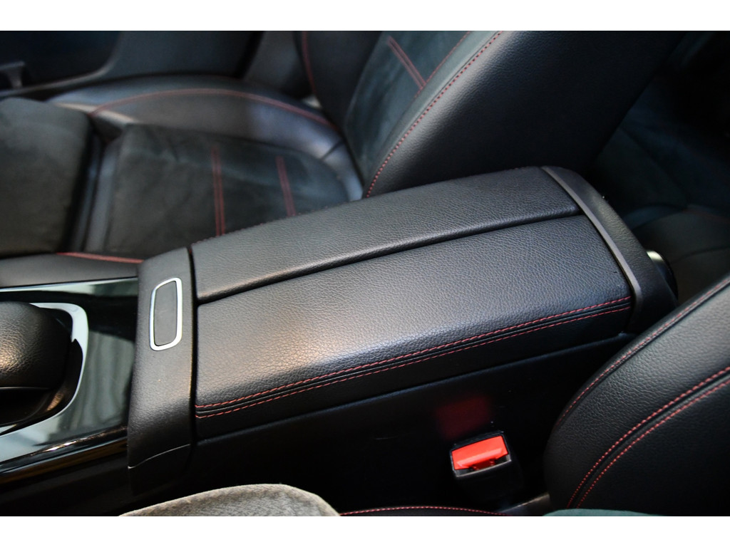 Mercedes-Benz A-klasse 250 AMG Line sfeer, pano 21