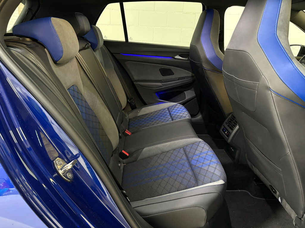 Volkswagen Golf 2.0 TSI R 4Motion Akra Performance 11