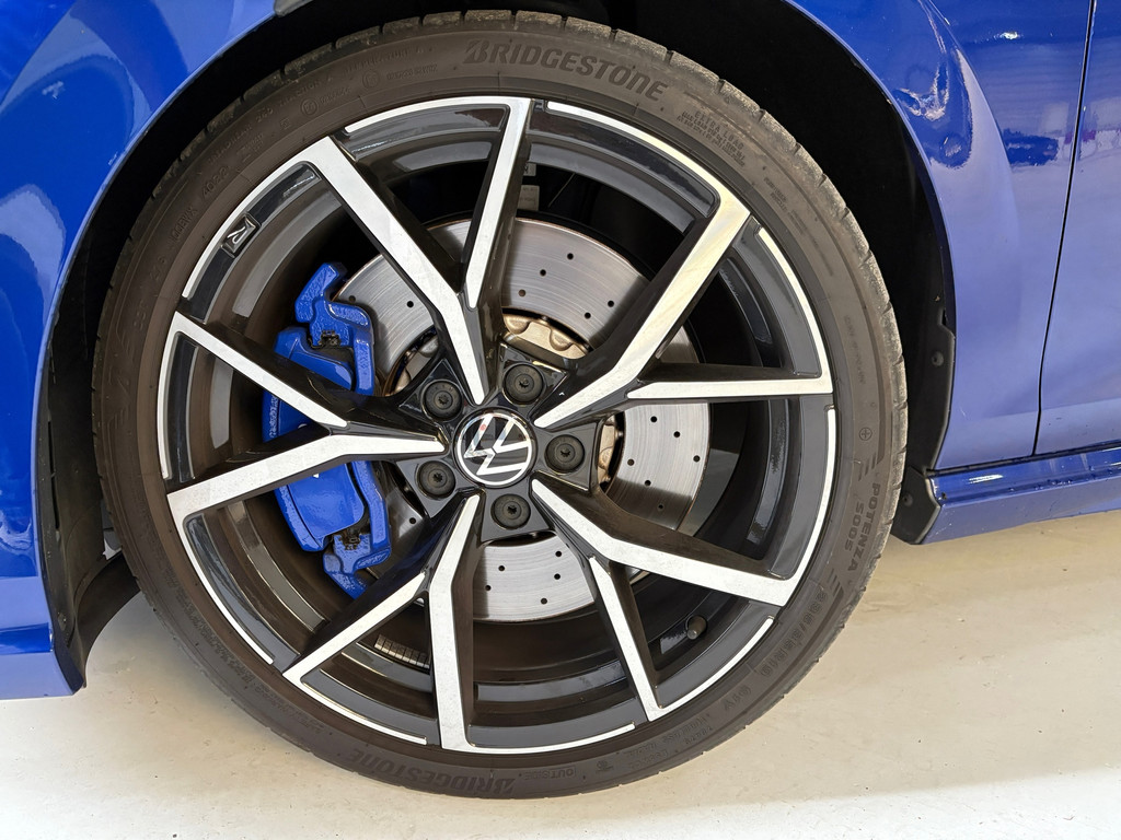 Volkswagen Golf 2.0 TSI R 4Motion Akra Performance 8