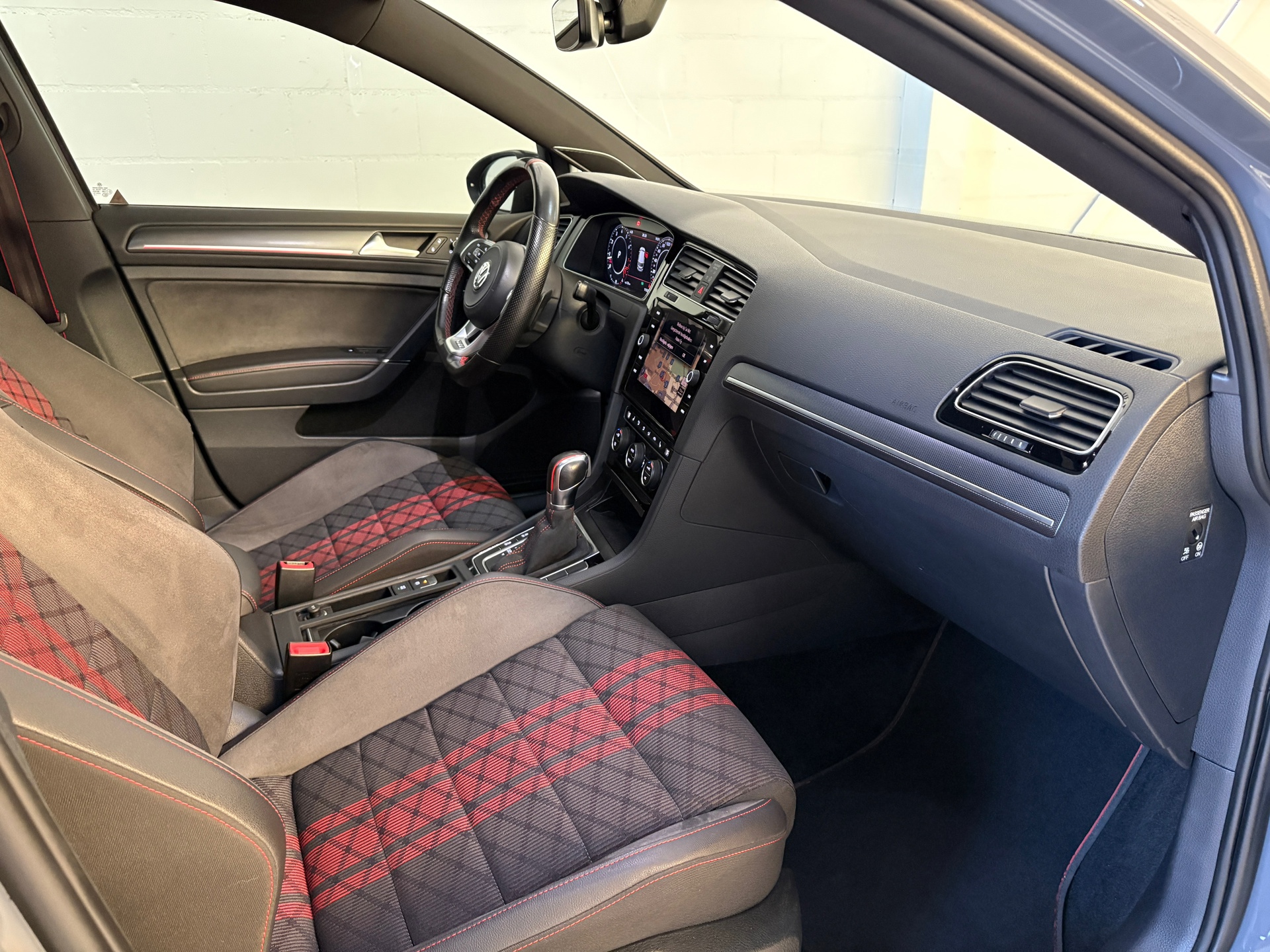 Volkswagen Golf 2.0 TSI GTI TCR/PANO/Keyless/Cam/Sfeerverlichting 9