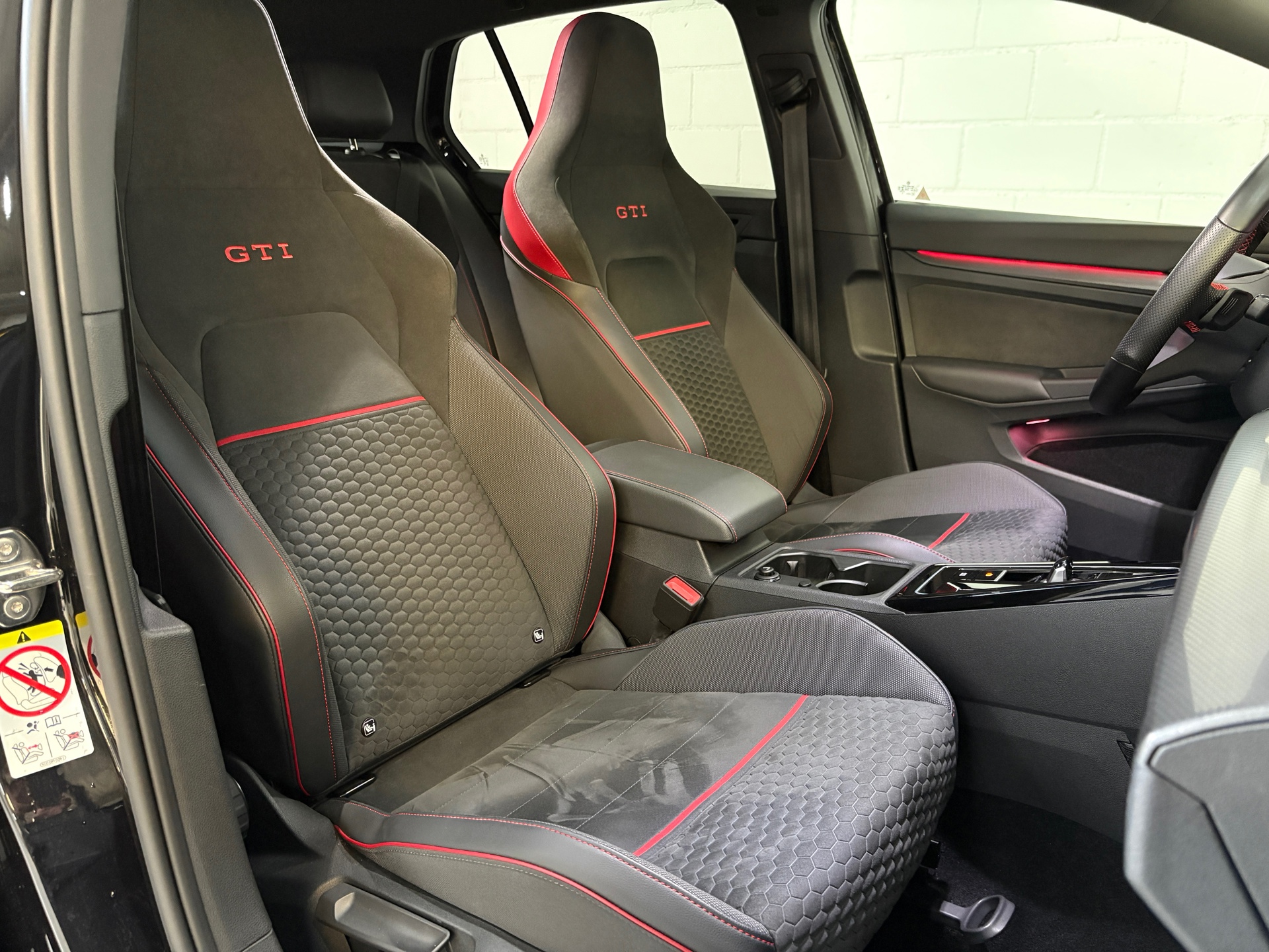 Volkswagen GOLF 2.0 TSI GTI CLUBSPORT 300pk panorama 12