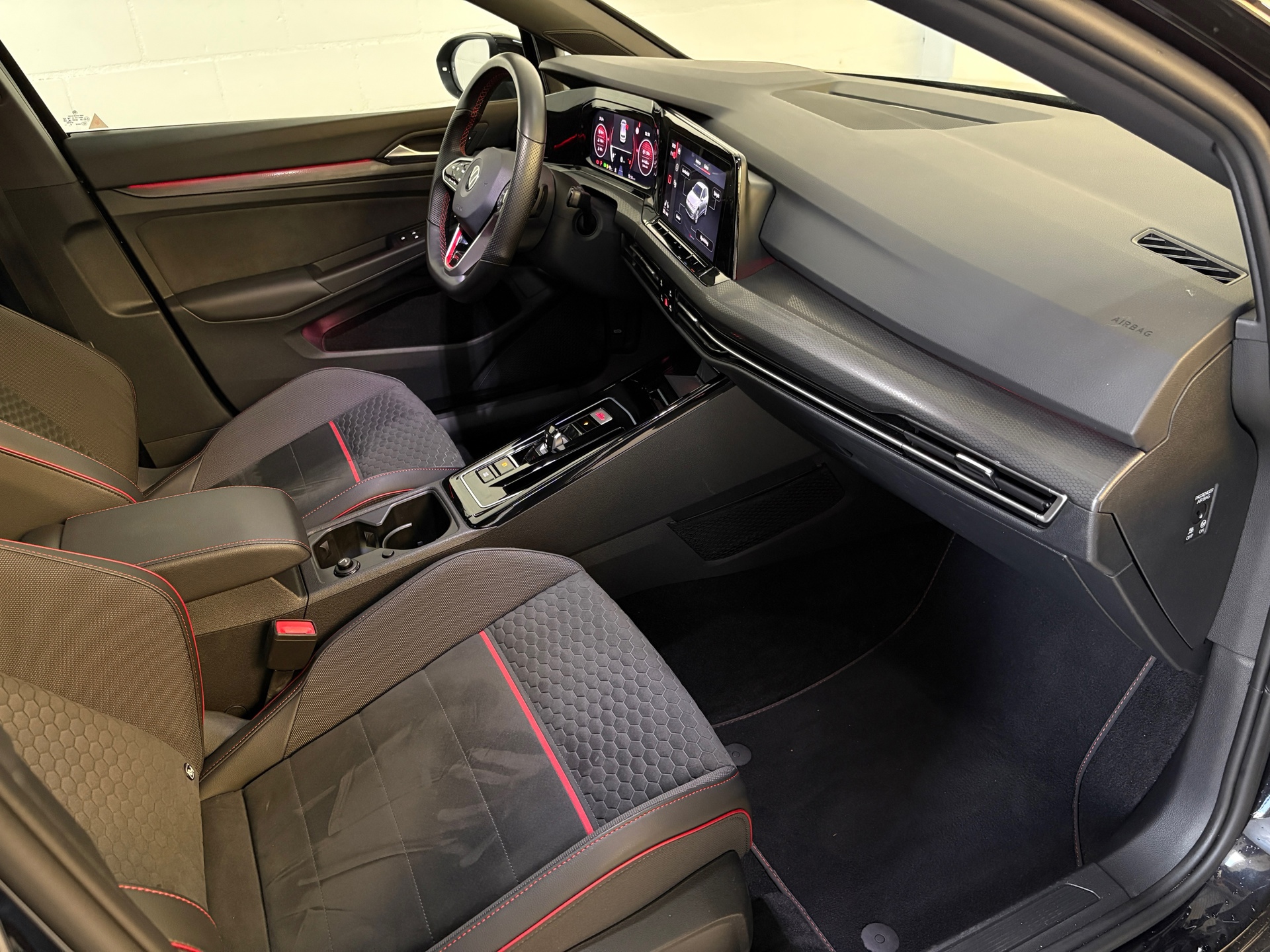 Volkswagen GOLF 2.0 TSI GTI CLUBSPORT 300pk panorama 14