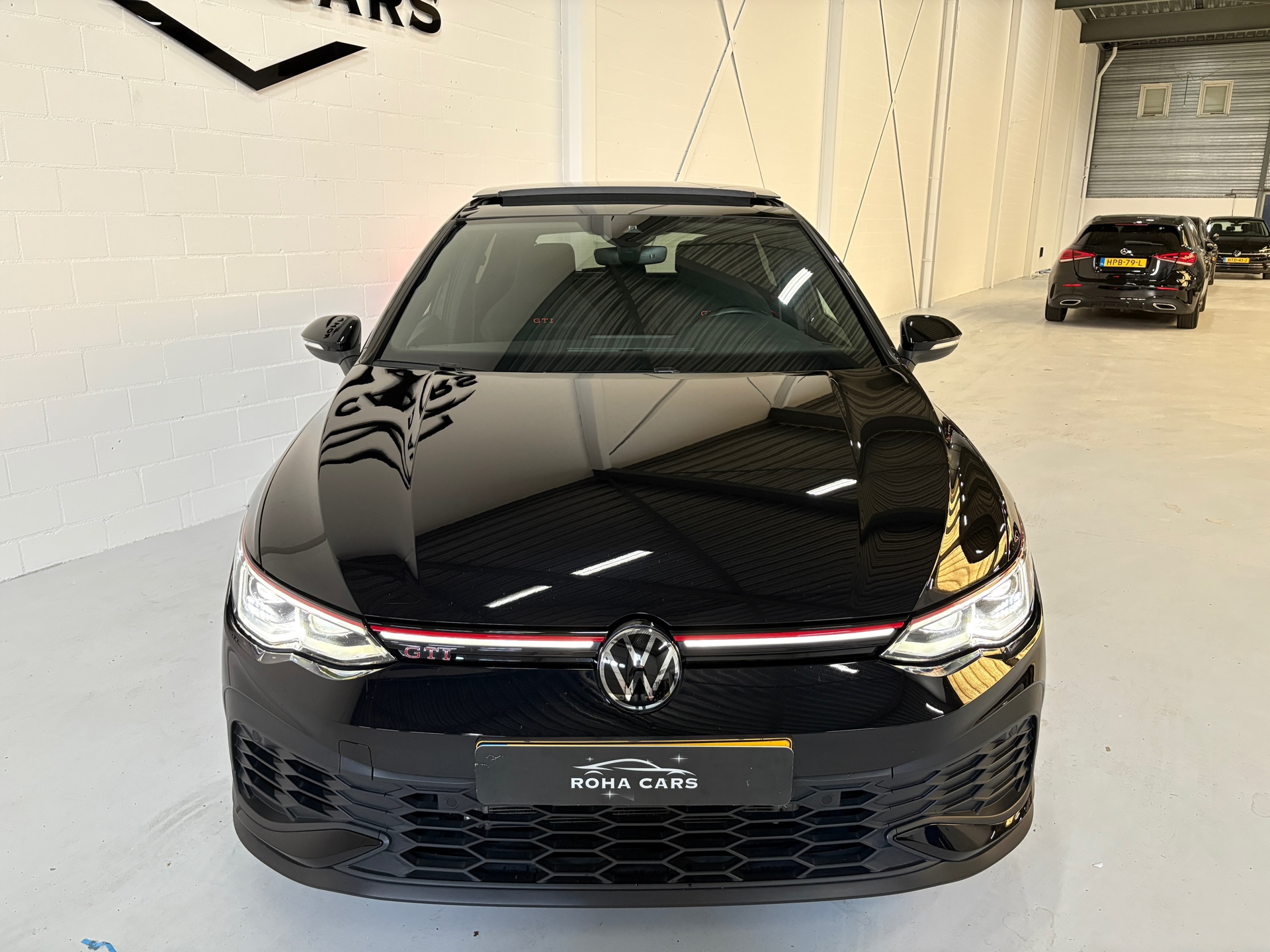 Volkswagen GOLF 2.0 TSI GTI CLUBSPORT 300pk panorama 2