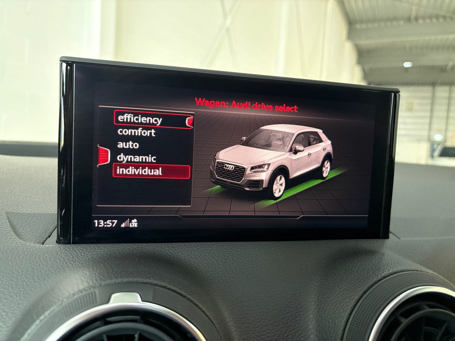 Audi Q2 2.0 TFSI SQ2 Pro Line Plus 22