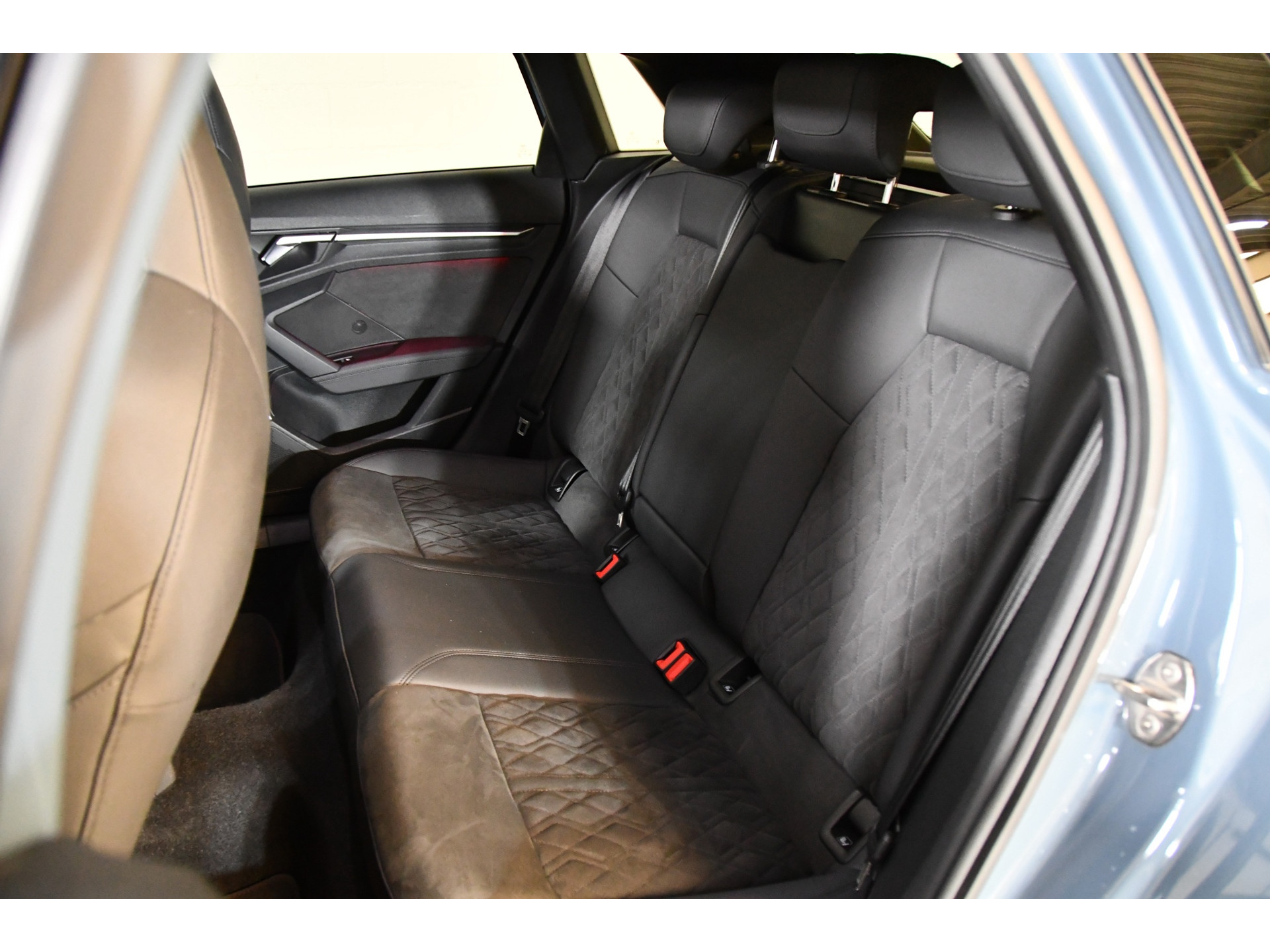 Audi A3 Sportback 2.5 TFSI RS 3 quattro Pano/Sfeer/Keyless/Matrix 7