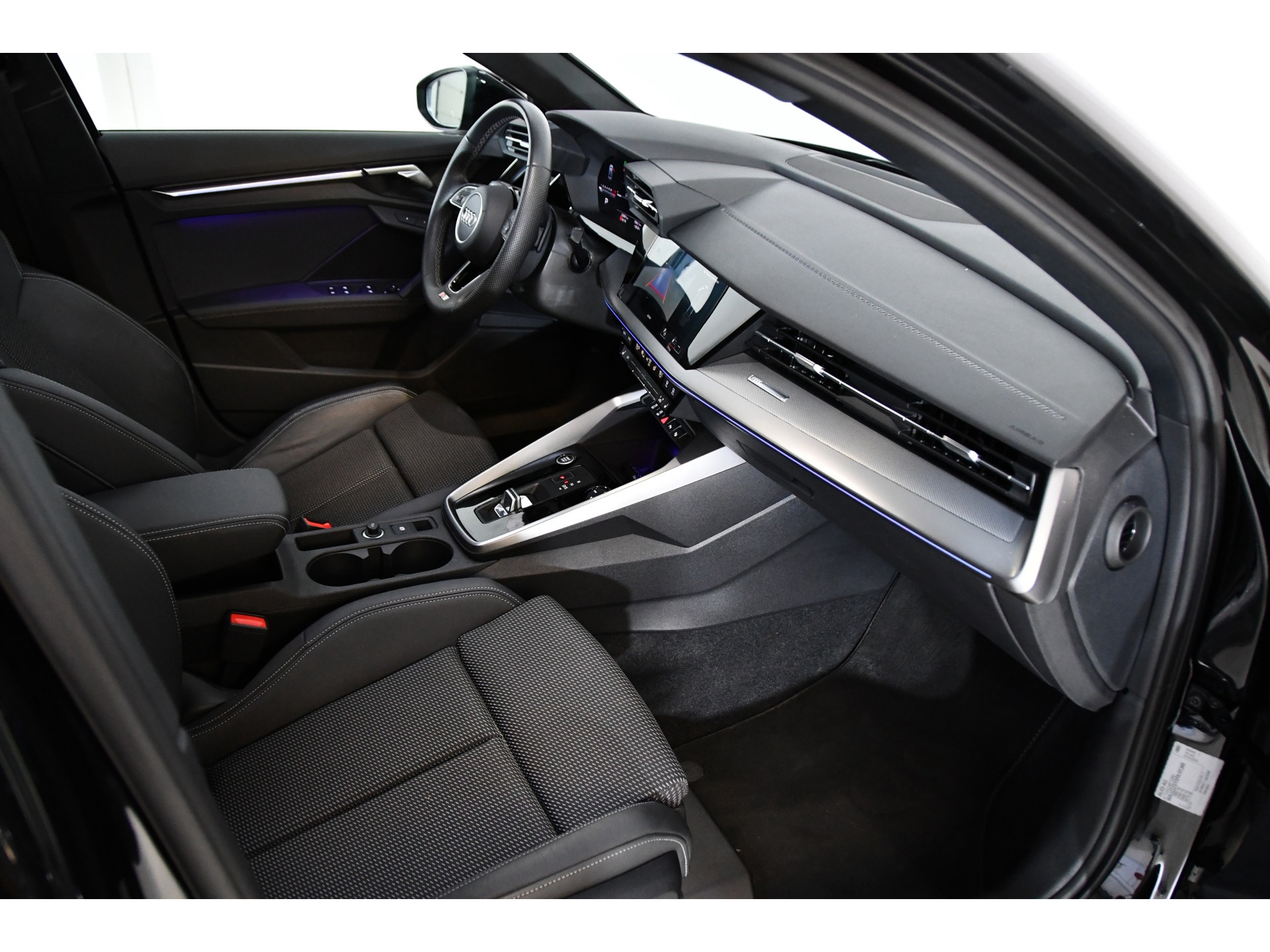 Audi A3 A3 Lim 35 TFSI S-tronic S-line 8