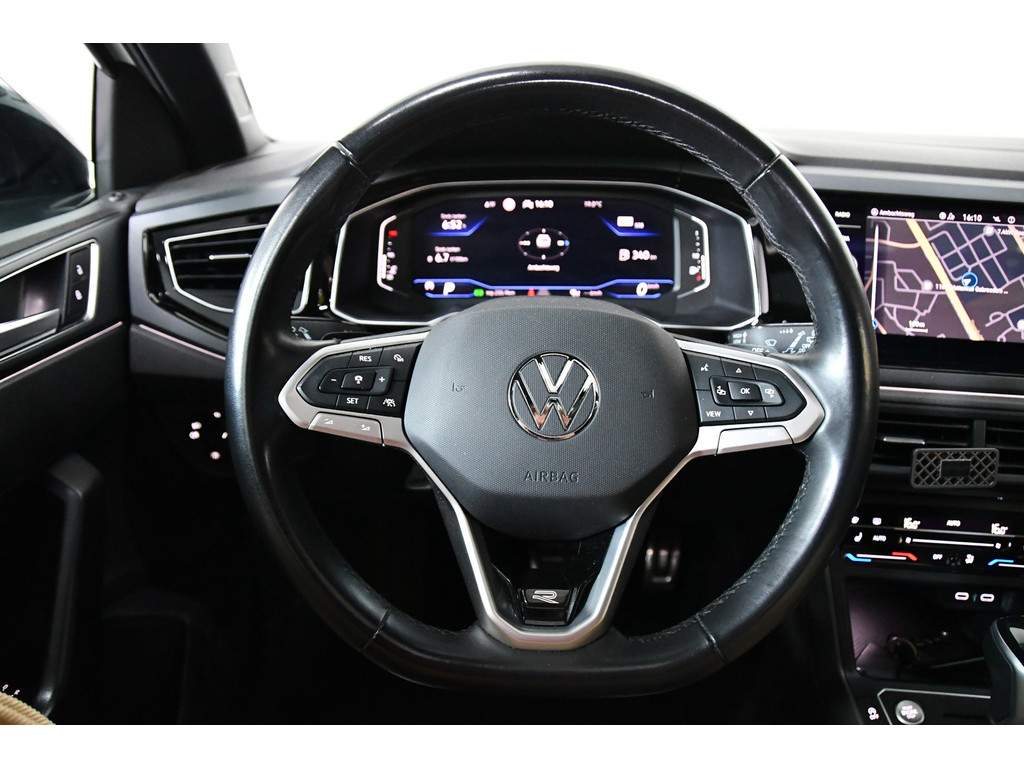 Volkswagen TAIGO 1.5 TSI R-Line Pano Side assist Camera Business 14
