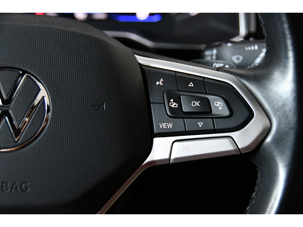 Volkswagen TAIGO 1.5 TSI R-Line Pano Side assist Camera Business 15