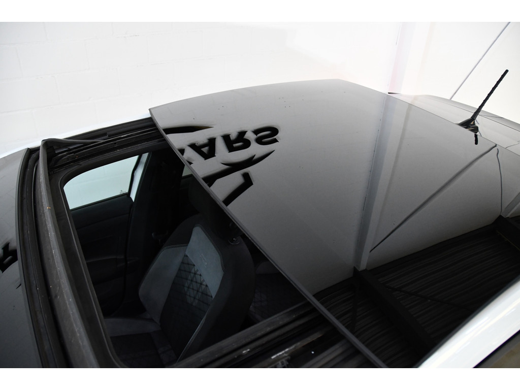 Volkswagen TAIGO 1.5 TSI R-Line Pano Side assist Camera Business 2