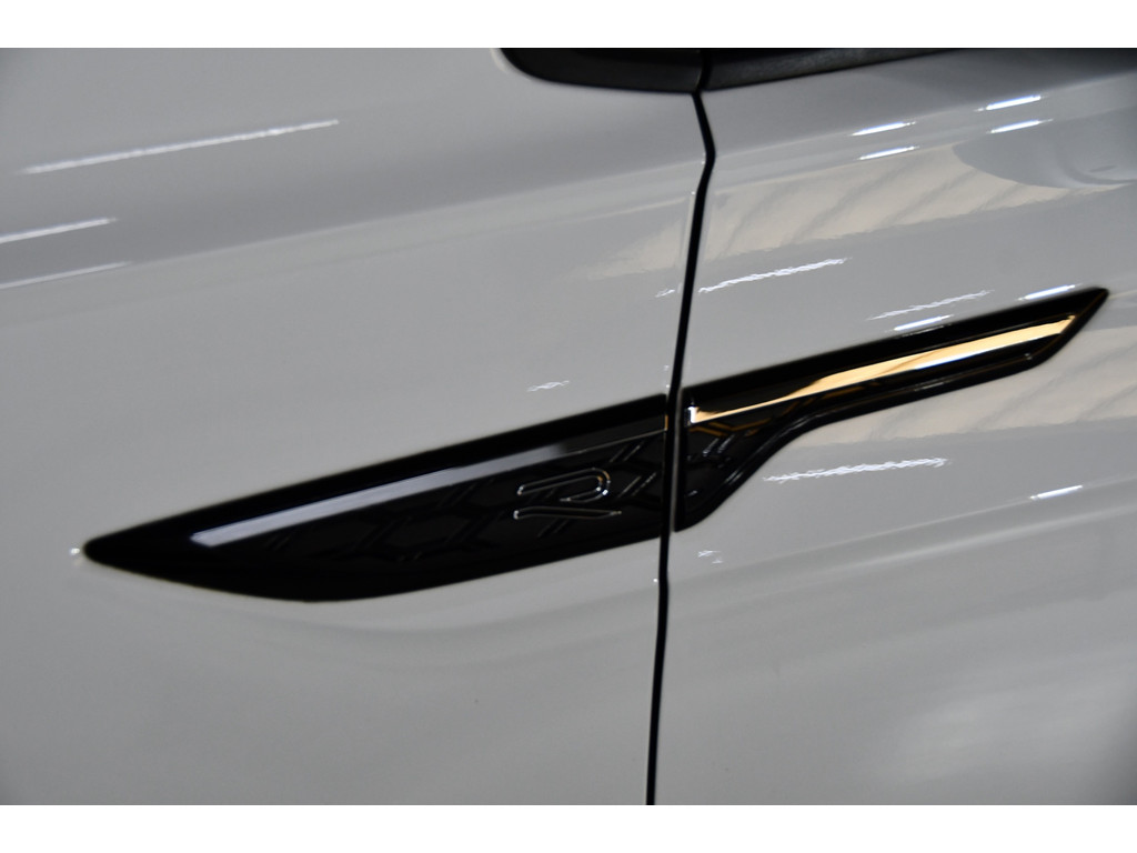 Volkswagen TAIGO 1.5 TSI R-Line Pano Side assist Camera Business 7