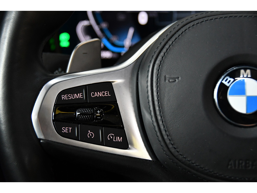 BMW 3-serie 330e High Executive, Schuifkanteldak, M-pakket, Head up, Apple carplay 19