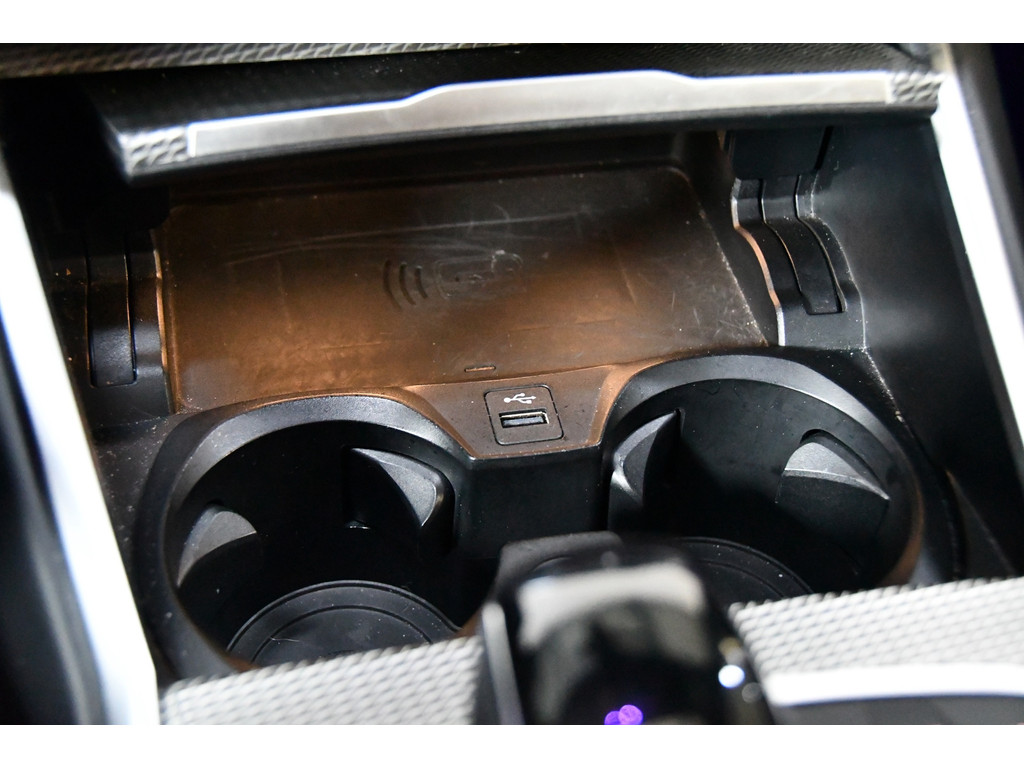 BMW 3-serie 330e High Executive, Schuifkanteldak, M-pakket, Head up, Apple carplay 22