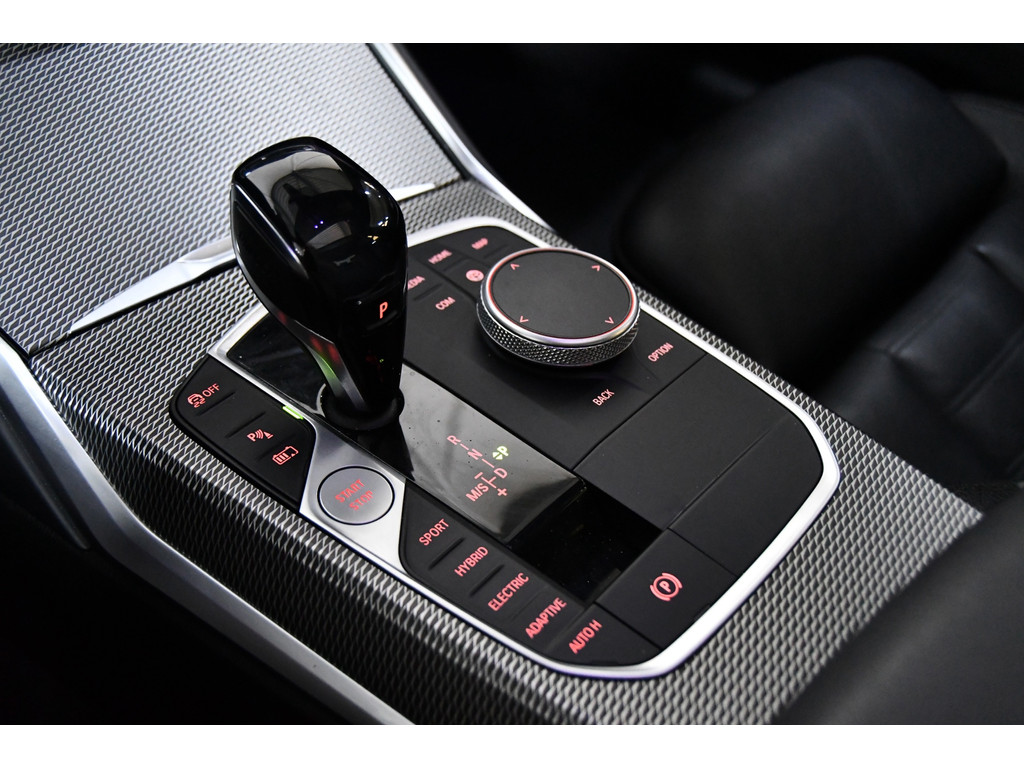 BMW 3-serie 330e High Executive, Schuifkanteldak, M-pakket, Head up, Apple carplay 23