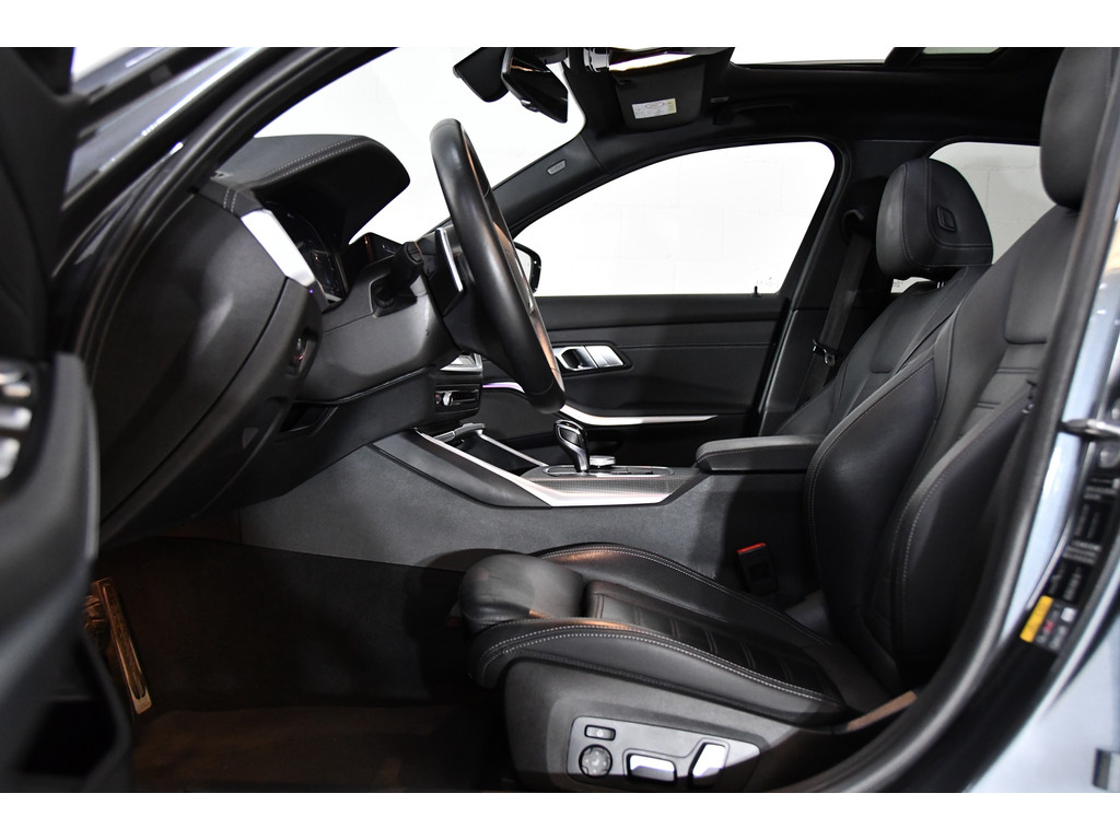 BMW 3-serie 330e High Executive, Schuifkanteldak, M-pakket, Head up, Apple carplay 6