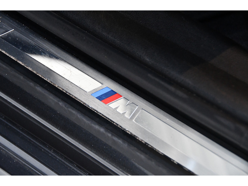 BMW 3-serie 330e High Executive, Schuifkanteldak, M-pakket, Head up, Apple carplay 8