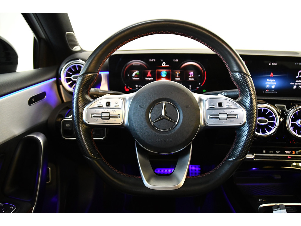 Mercedes-Benz A-klasse 250 Premium Plus, Burmester, Schuifkantel, Sfeerverlichting 12