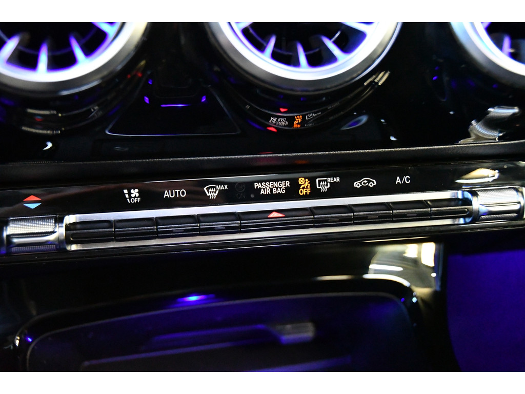 Mercedes-Benz A-klasse 250 Premium Plus, Burmester, Schuifkantel, Sfeerverlichting 17