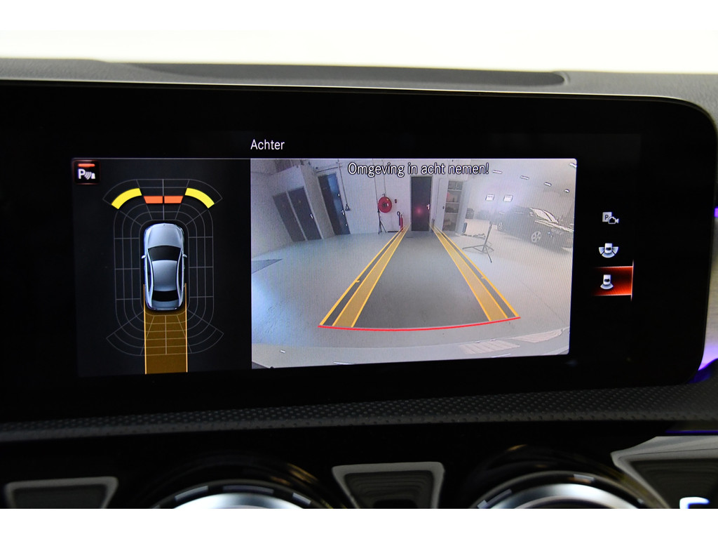 Mercedes-Benz A-klasse 250 Premium Plus, Burmester, Schuifkantel, Sfeerverlichting 24