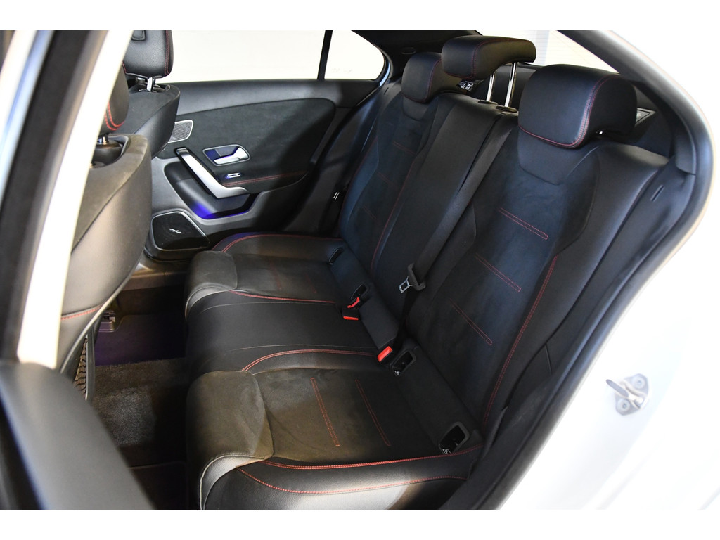 Mercedes-Benz A-klasse 250 Premium Plus, Burmester, Schuifkantel, Sfeerverlichting 7